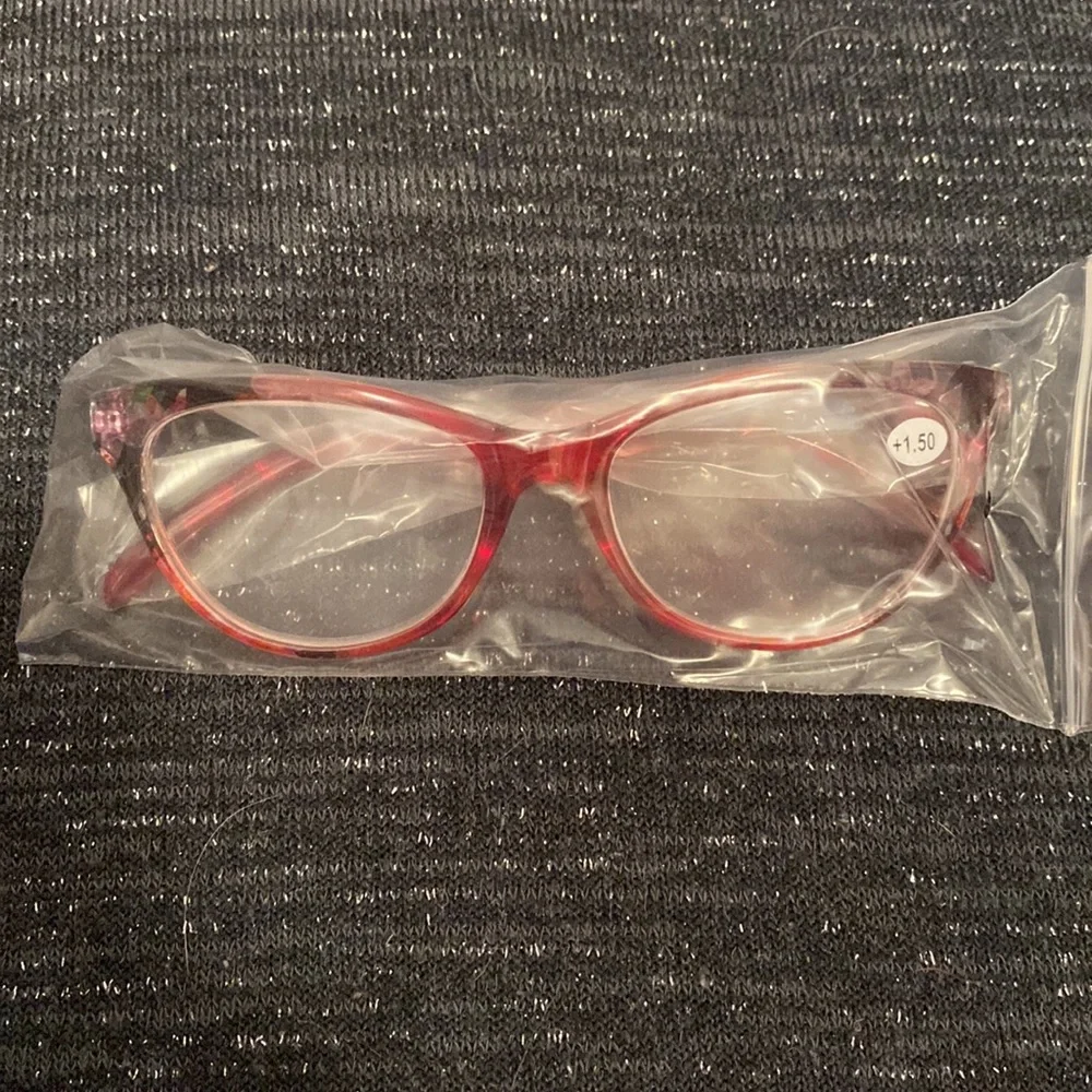 👓 🆕NIP: Retro Red Floral Readers